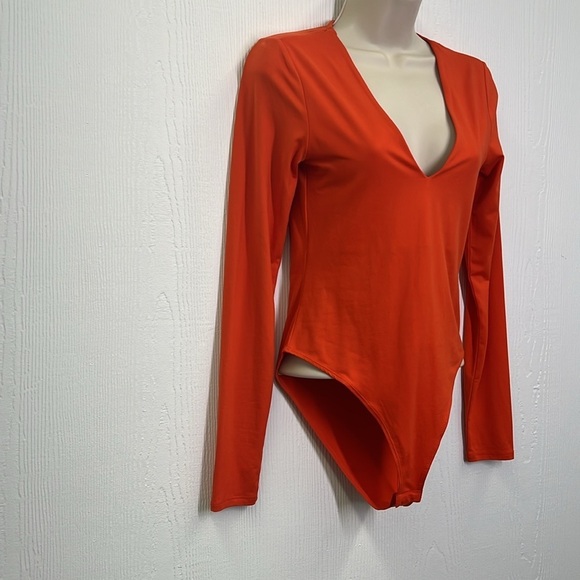 H&M - Orange V Neck Long Sleeve Soft Snap Closure Bodysuit Size Small - Picture 3 of 10